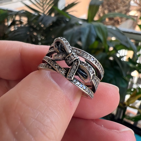 Delicate Sentiments Ring - Picture 3 of 15